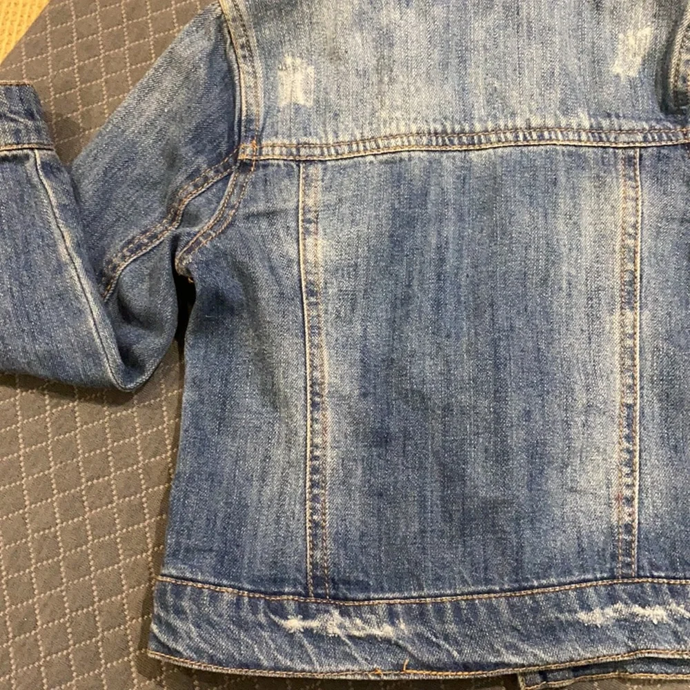SPLENDID KIDS ADORABLE DENIUM JACKET SIZE 4/5 WITH BLUE FAUX FUR COLLAR